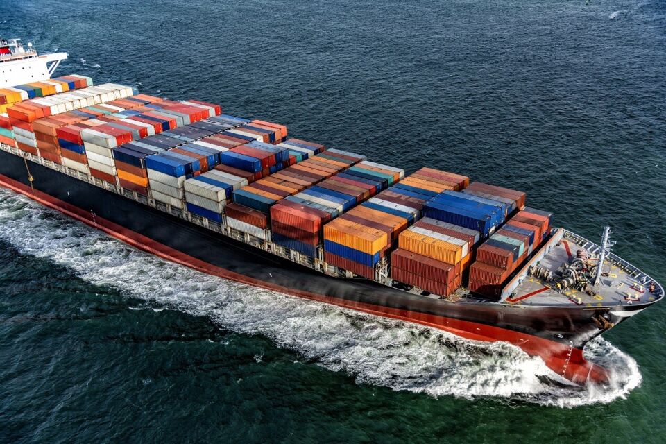 W jaki sposób realizowany jest transport morski z Chin?
